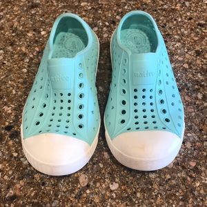 Teal Native Shoes sz 8